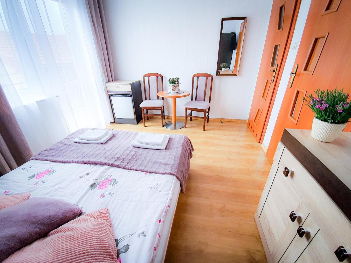 Villa Roza Pokoje & Apartamenty Łeba Dış mekan fotoğraf